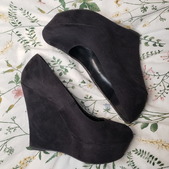 Brash Shoes Guc Brash Lunar Platform Heel In Black Suede Size 85